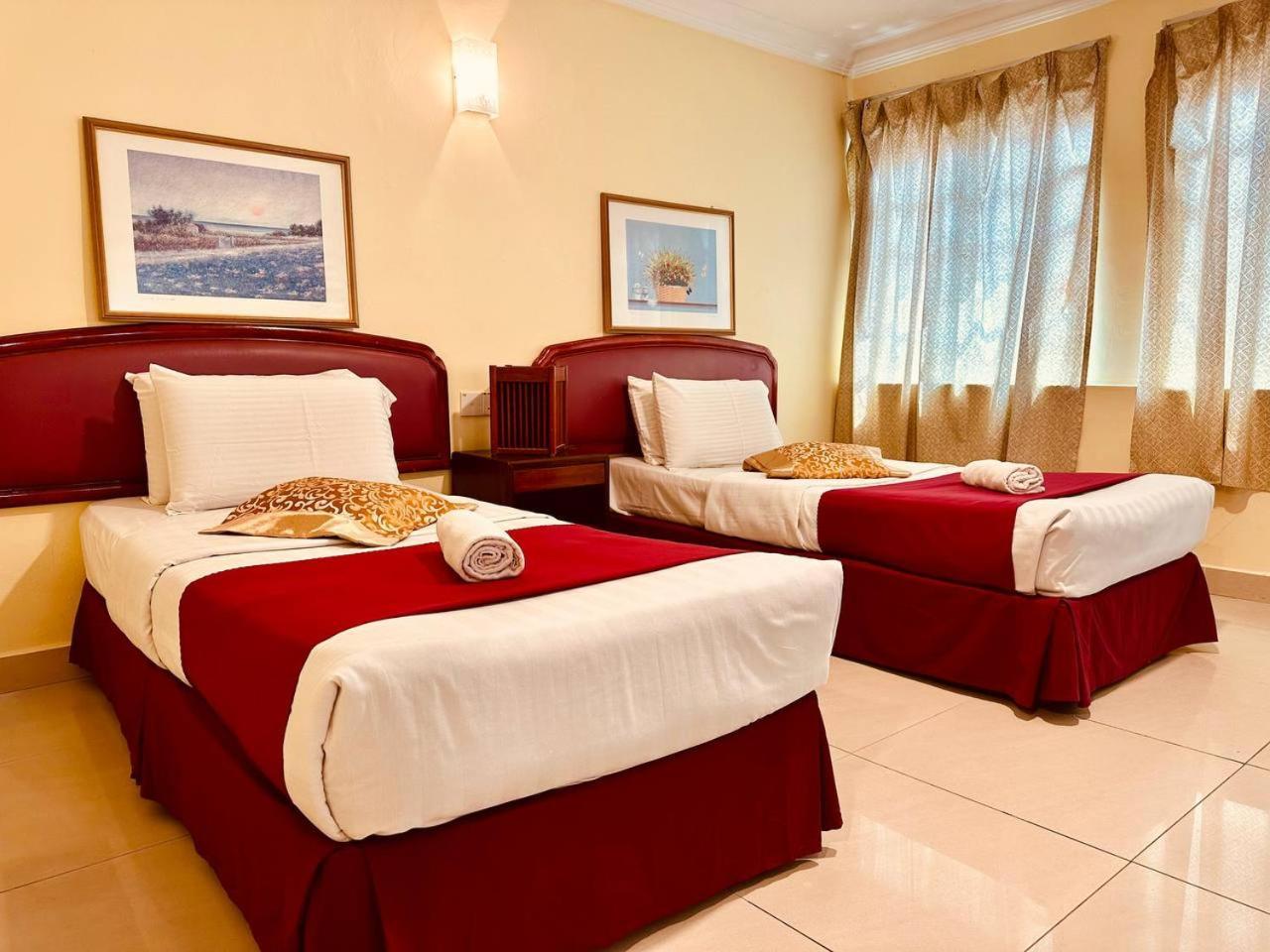 Carlton Hotel Seremban - Next To Terminal Bus Station מראה חיצוני תמונה