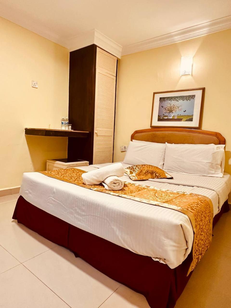 Carlton Hotel Seremban - Next To Terminal Bus Station מראה חיצוני תמונה